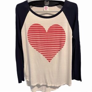 ❤️ Wanna B Long Sleeve Top w/ Red Heart | Size Small | Valentine’s Day Ready